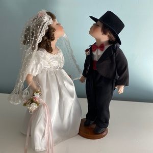 Geppeddo Bride and Groom Dolls